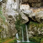 Chalet Casa Con Jardin En Poo De - La Vicoca *