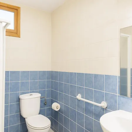 Chalet Casa Con Jardin En Poo De - La Vicoca *