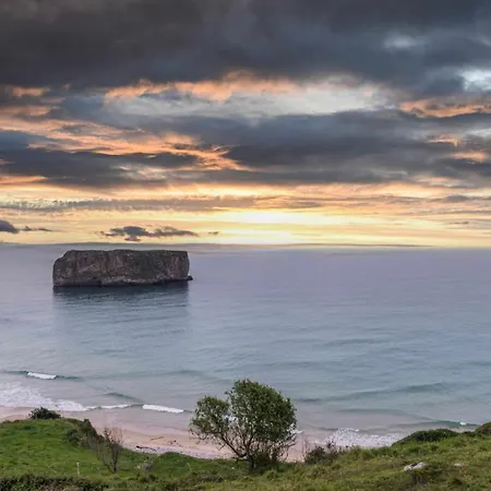 Chalet Casa Con Jardin En Poo De - La Vicoca