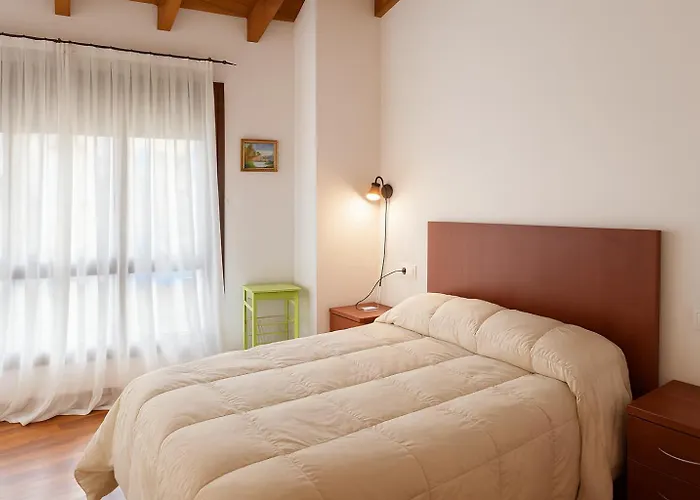 Casa Con Jardin En Poo De - La Vicoca Llanes