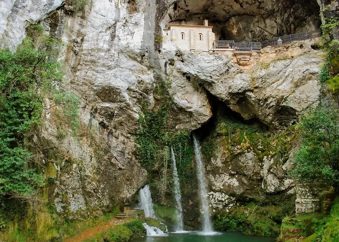 Chalet Casa Con Jardin En Poo De - La Vicoca *